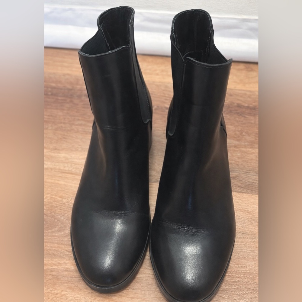 *Made in Italy* Classic Black Women's Boots genuine Leather